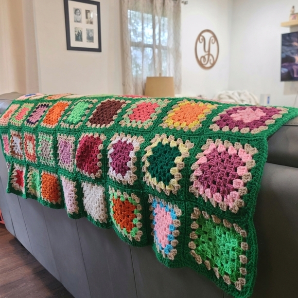 Vintage Mulicolor Granny Square Crocheted Afghan Couch Throw Blanket Roseanne